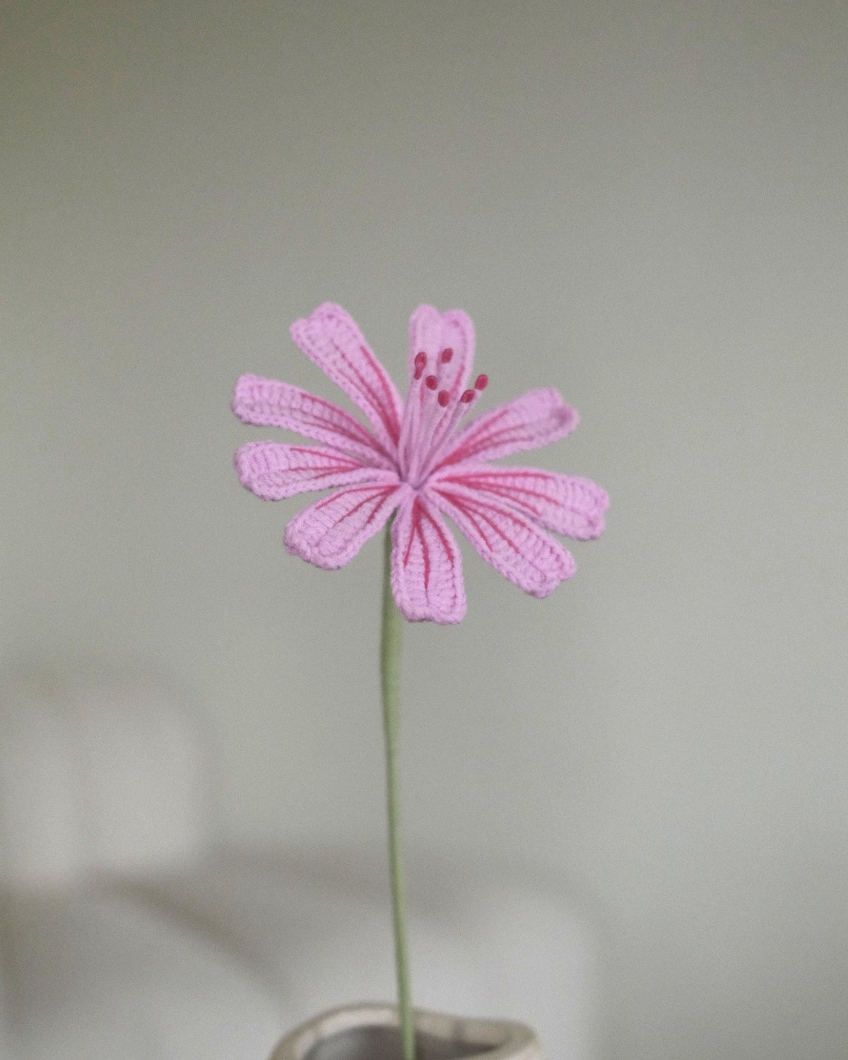 Untitled Flowers — Lewisia, rosa, handgehäkelt, Detail